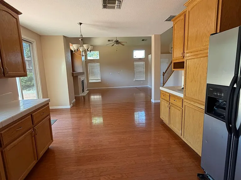 2229 Zittel Dr — Photo 6