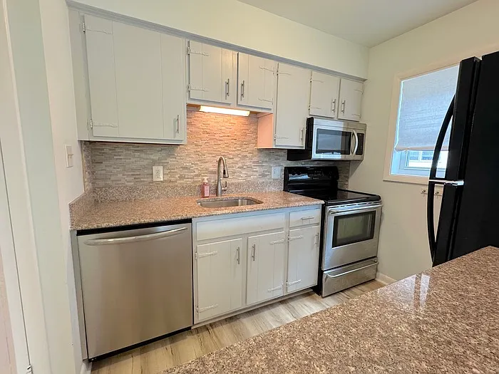 741 W Ocean View Ave #B — Photo 8
