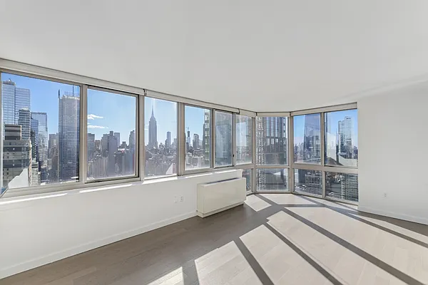 Rented by Greystar | media 34