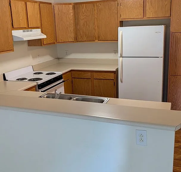 Ridgewood Place Senior Apartment — Photo 34