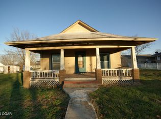 504 S Hays St, Stockton, MO 65785