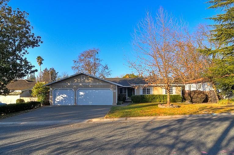 1st image of 4205 Oak Knoll Dr