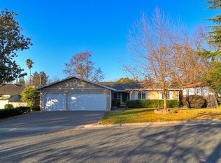 4205 Oak Knoll Dr, Carmichael, CA 95608