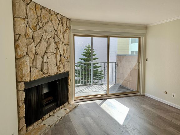 3rd image of 825 Lincoln Way #104