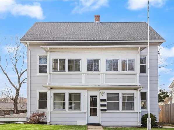 5 Fountain St, West Warwick, RI 02893