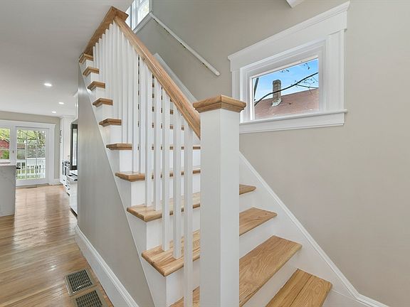 5th image of 343 Huntington Ave