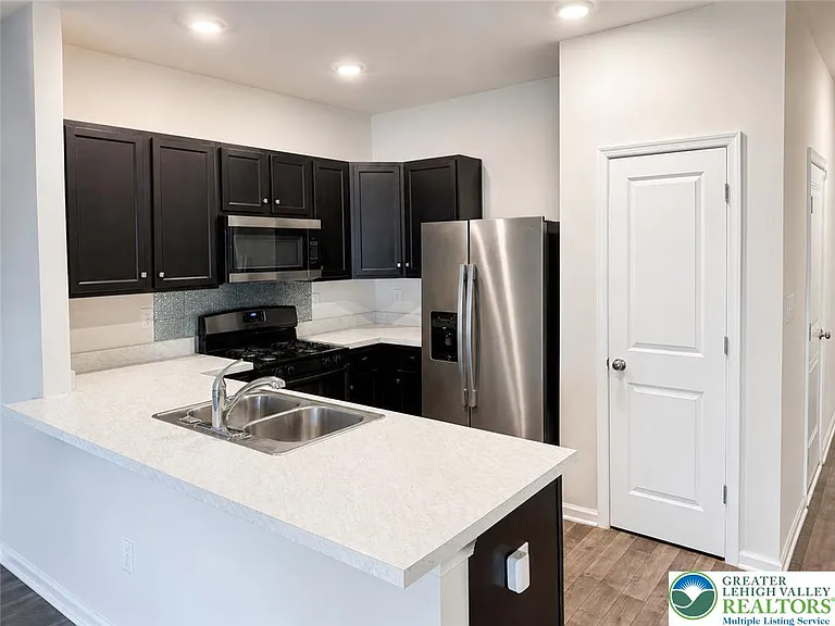 1143 Lova Ln — Photo 19