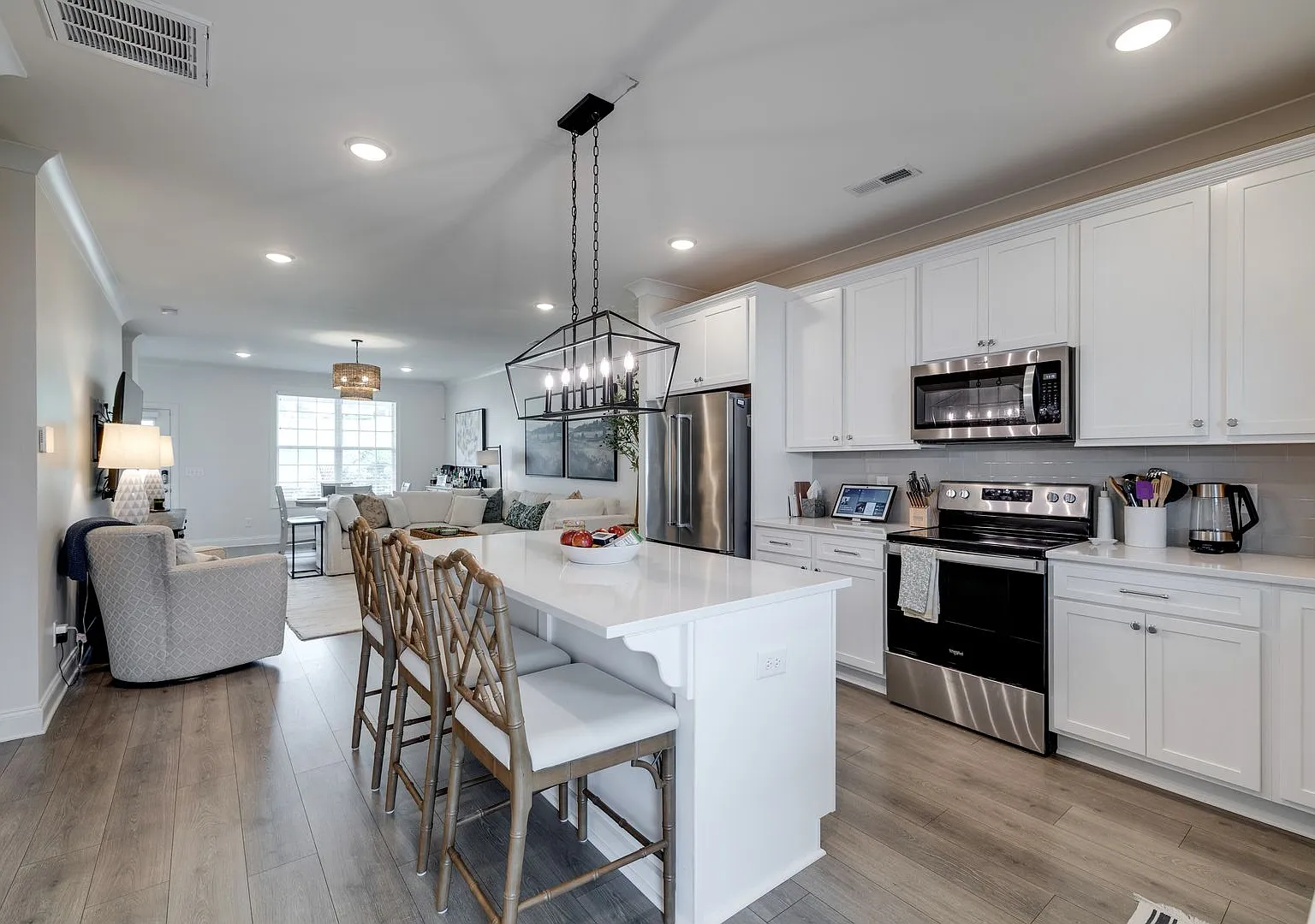 Townhome For Lease — Photo 4