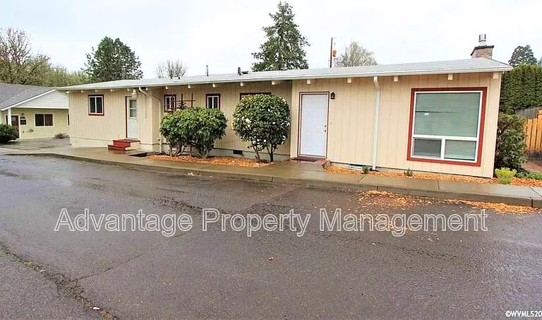 4010 SW Western Blvd — Photo 1