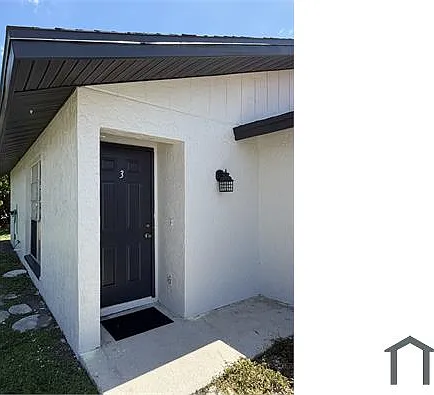 709 SE 46th Ter #3 — Photo 1