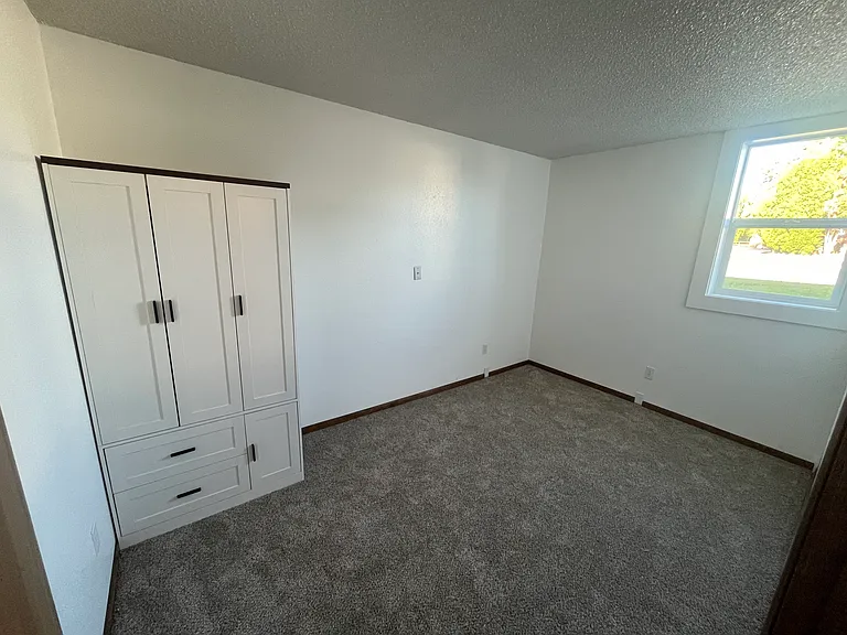 321 NE Damson Ave #A — Photo 8