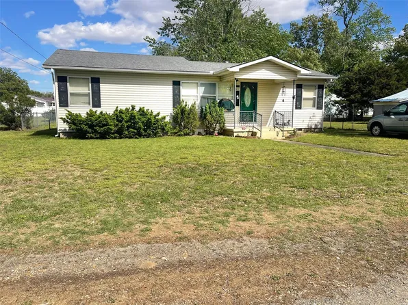 417 Mulberry St, Bernie, MO 63822