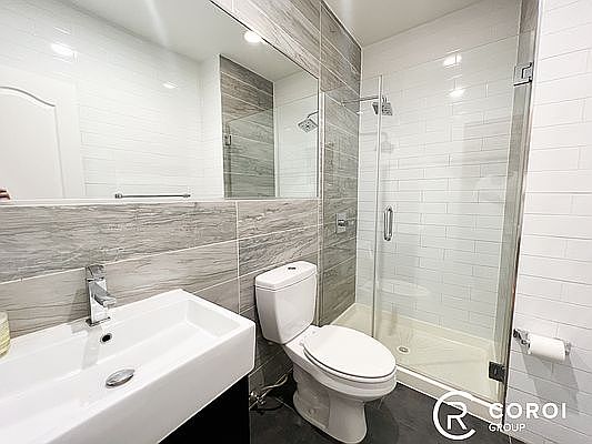 4th image of 227 Bainbridge St #2R