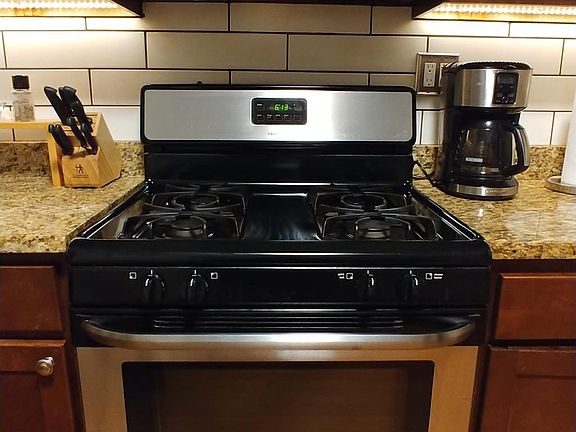 4th image of 5102 W Gunnison St #1