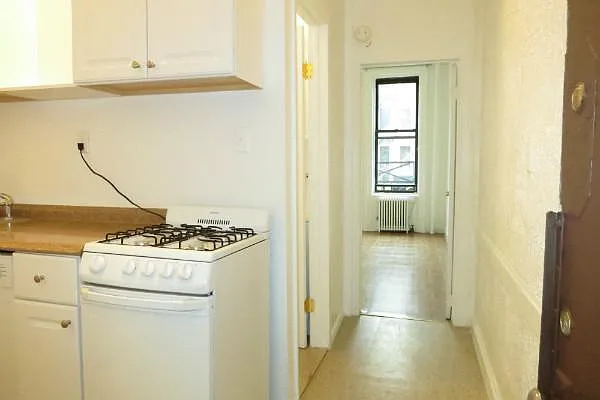 Rented by Manhattan Best Realty, Inc. | media 28