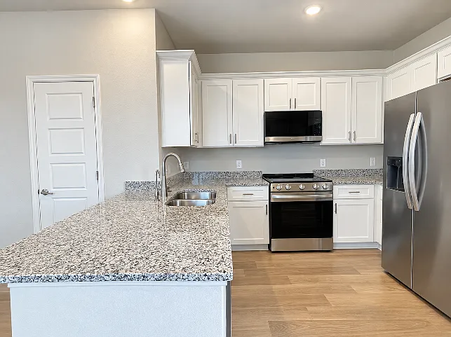 3 bed, 2.5 bath, 1263 sqft, $1,695 — Photo 3