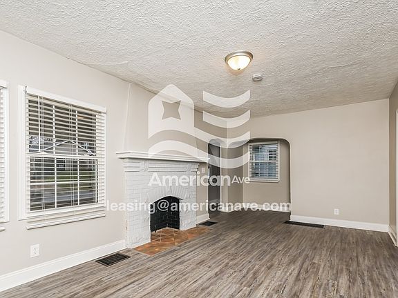 196612_004_wm_-_living_room_13390055.jpg