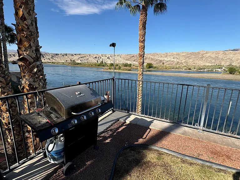 201 Riverfront Dr #4 — Photo 8