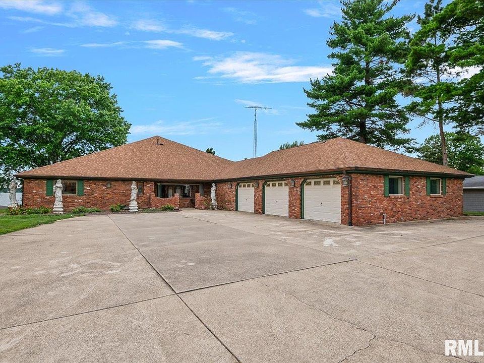 1st image of 1013 E Lake Shore Dr