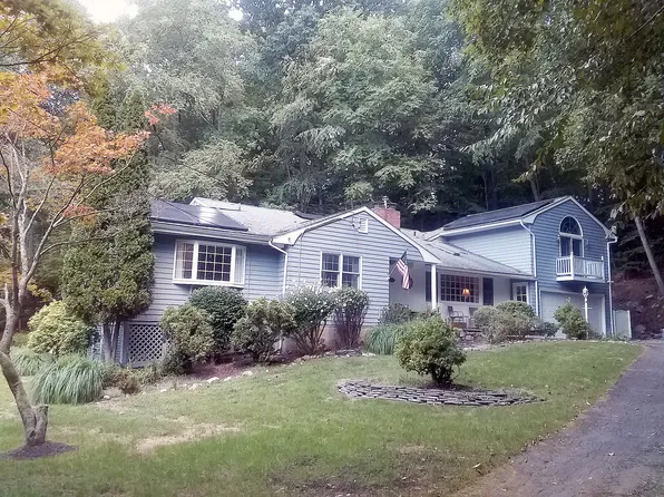 15 Rivergate Dr, Wilton, CT 06897