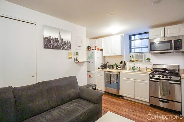 Rented by City Connections Realty | media 28