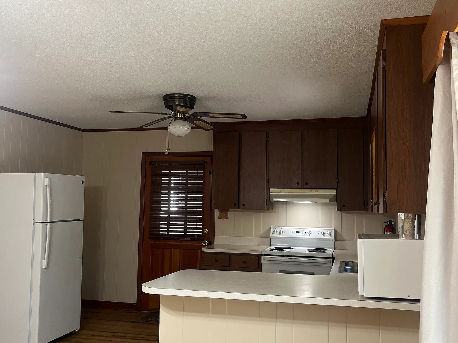 3 bed, 1.5 bath, 1392 sqft, $1,500 — Photo 4
