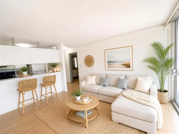 98-450 Koauka Loop APT 1802, Aiea, HI 96701