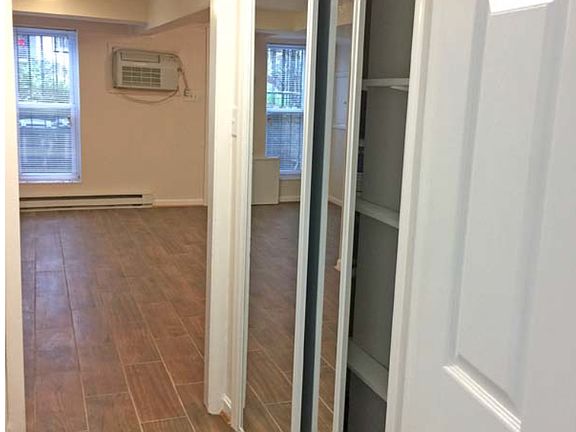 5th image of 17 14th St SE APT B
