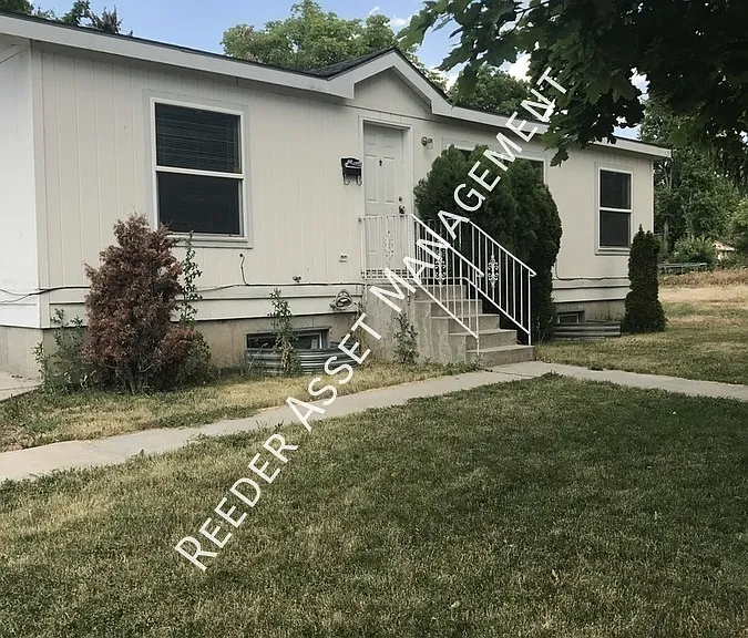 515 E 900 N — Photo 1
