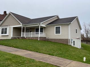 28 Maple St, Uniontown, PA 15401