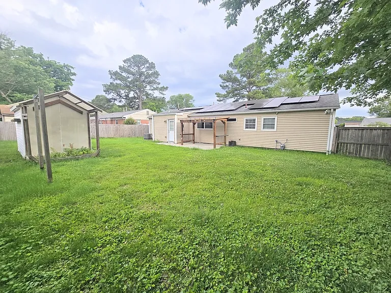 3109 Bowling Green Dr — Photo 20