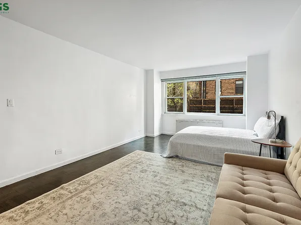 101 West 12th Street image 1 of 8