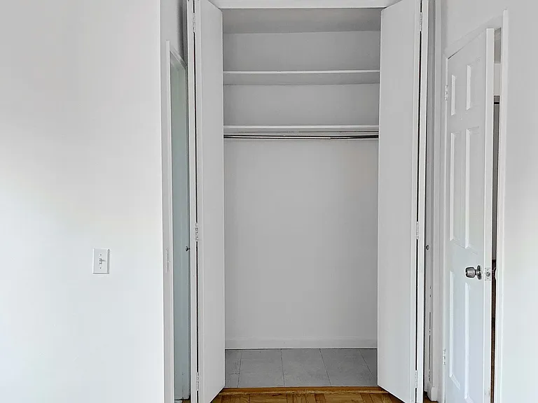 150 E 18th St #6E — Photo 9