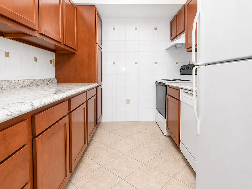 1-Bed/1-Bath With Balcony