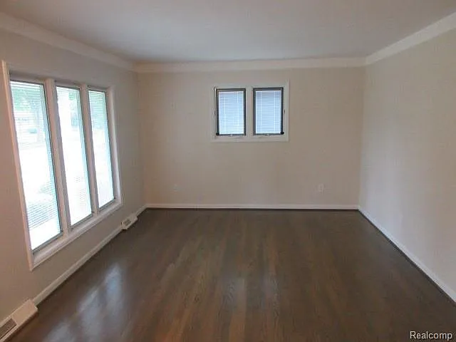 1236 Jenifer Ave — Photo 2
