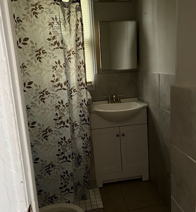2nd image of 3337 Norwalk St