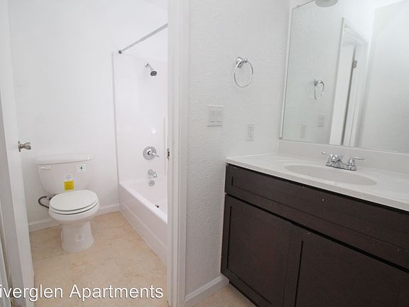 3rd image of 3243 Azevedo Dr APT 212