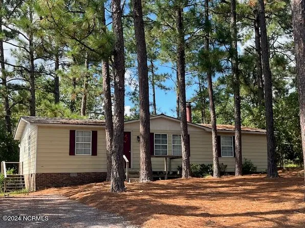 118 Pinewood Drive, West End, NC 27376