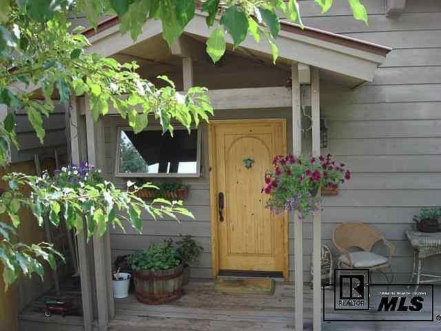 1st image of 885 Conifer Cir