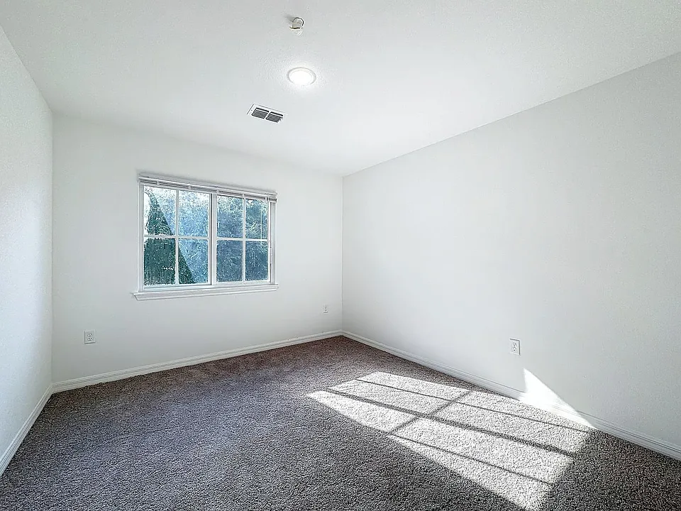 1744 Barton Towne Cir