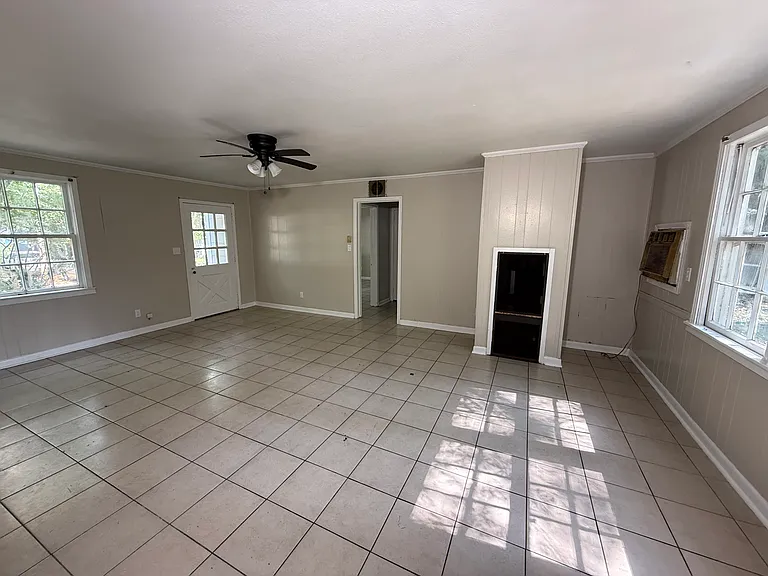23 N Circle Dr — Photo 1
