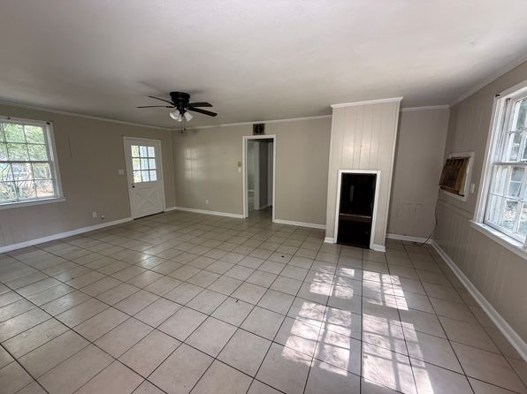 23 N Circle Dr