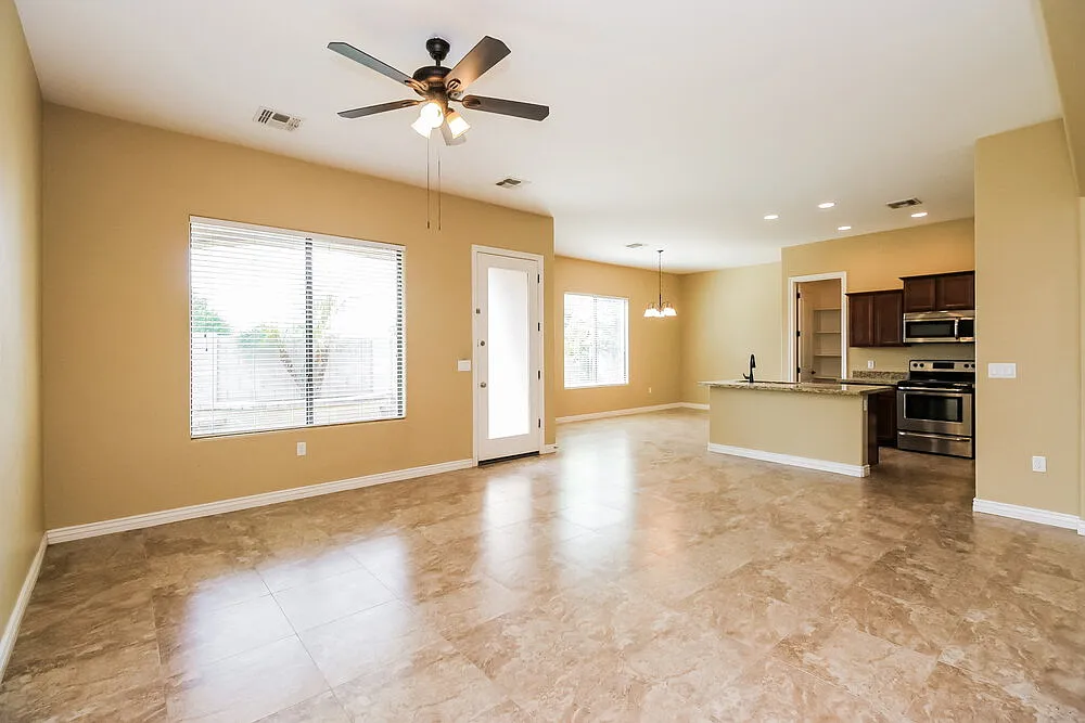 3 bed, 2.5 bath, 2151 sqft, $2,450 — Photo 4