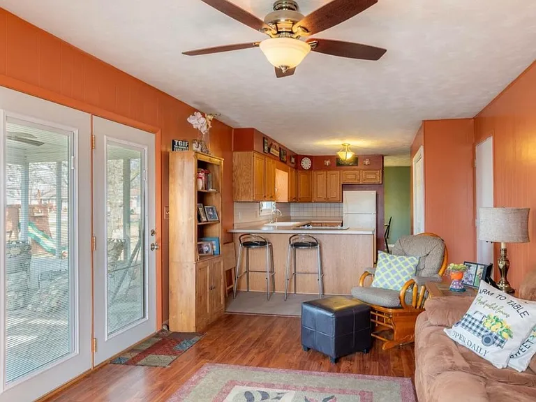 302 Lingale Ave — Photo 8