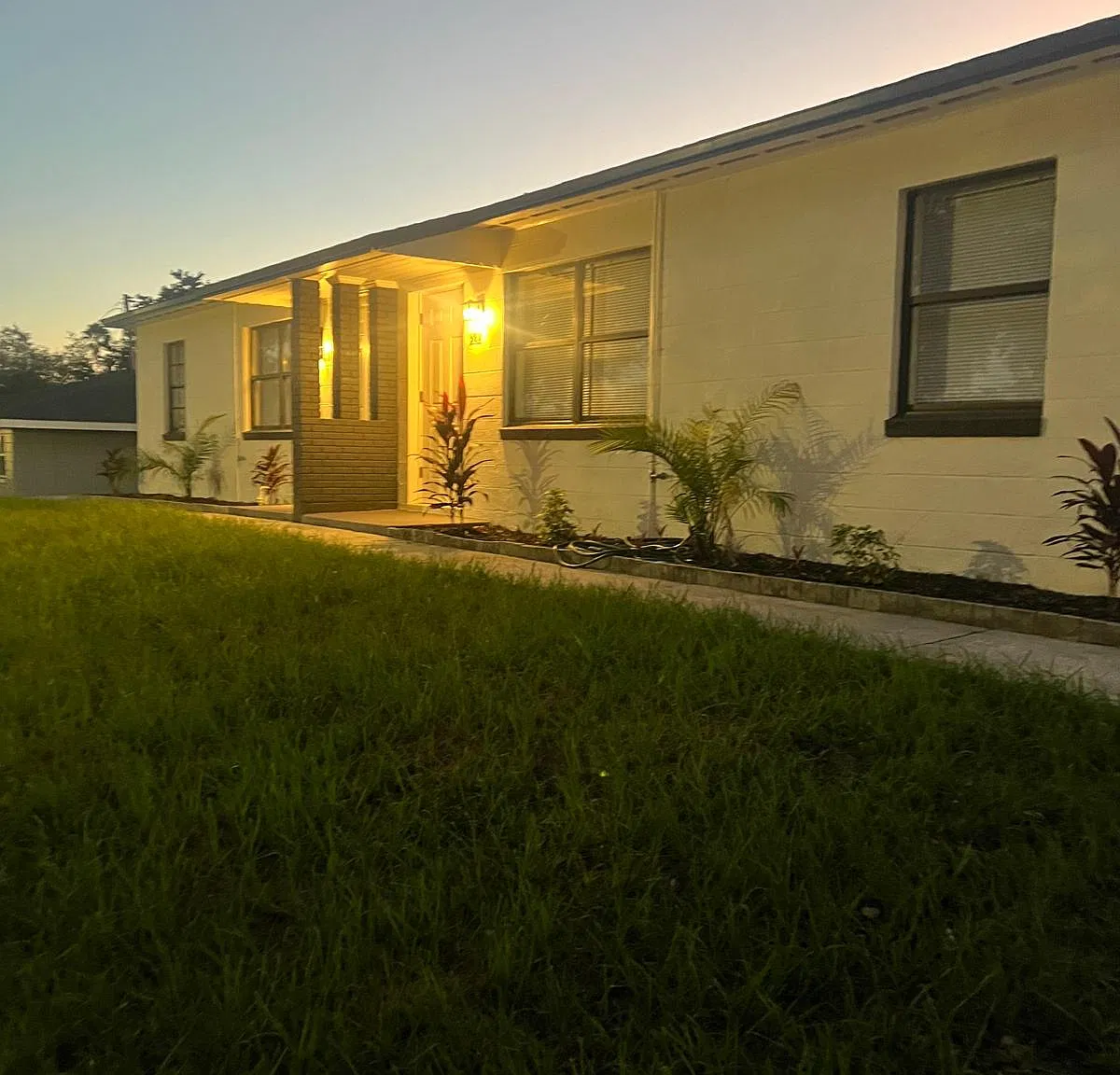 2 bed, 773 sqft, $1,600 — Photo 2