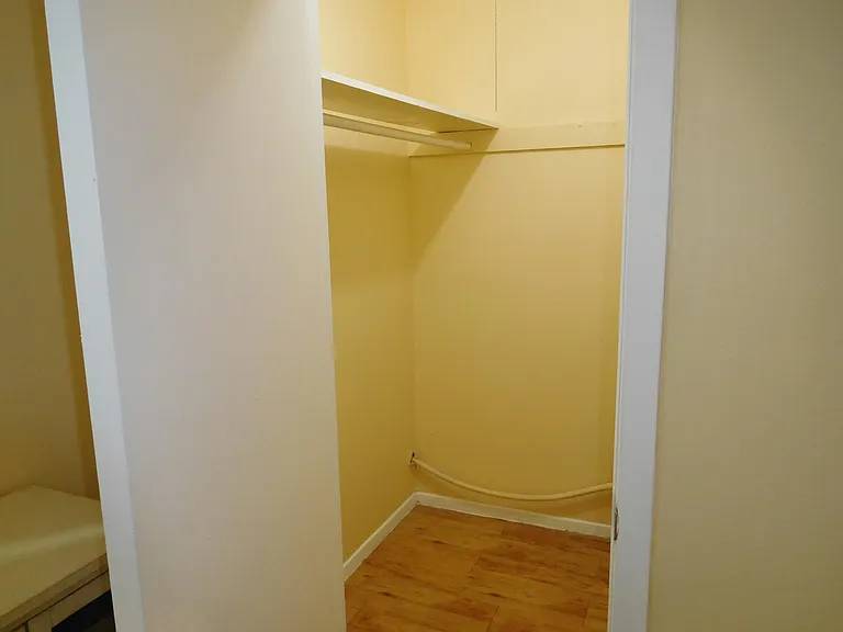 walkin closet