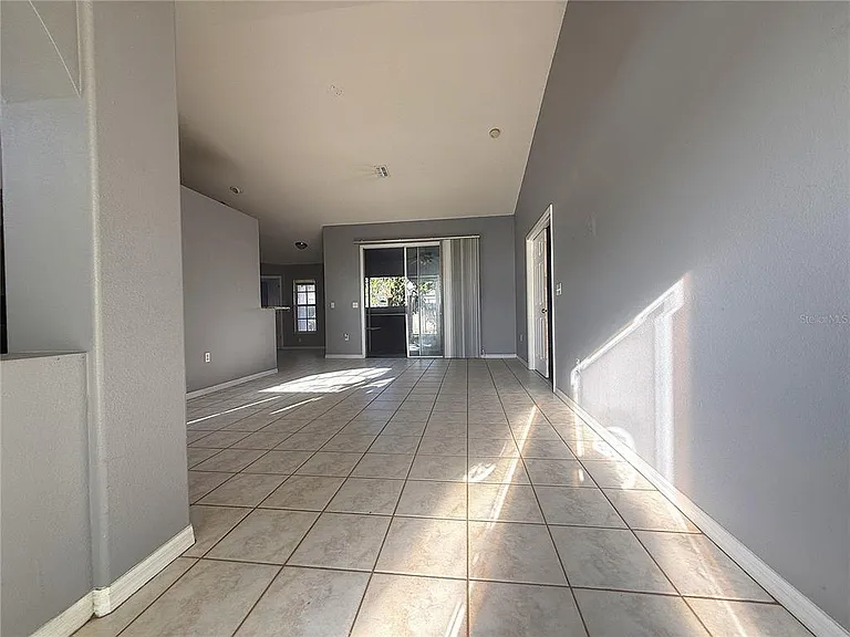 8839 Greenleaf Ct — Photo 7