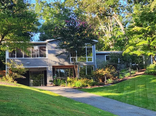 2003 Bedford Ln, Alexandria, VA 22307