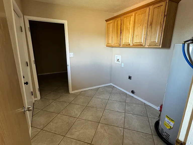 290 S 10th St W — Photo 10