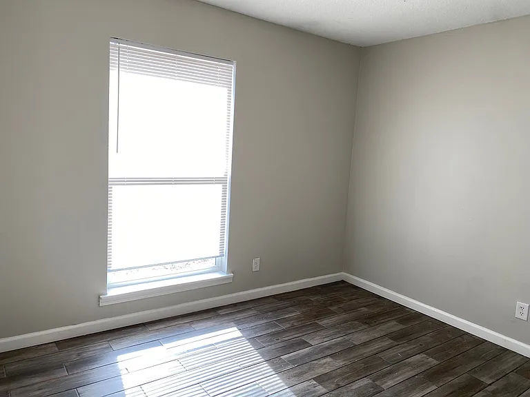 19 Rolling Meadows Dr — Photo 6